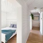 Casa Noastra De La Mare * Нэводари